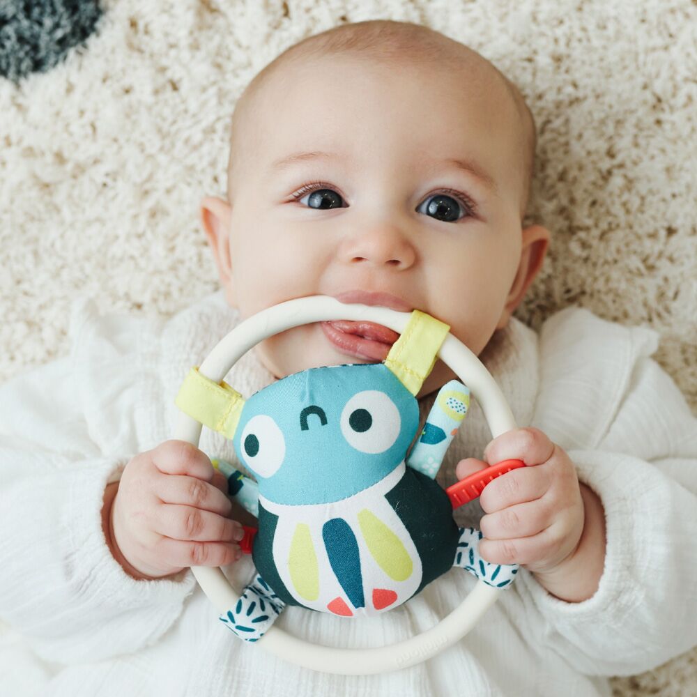 Sonajero para bebés de 3 meses: estimula la curiosidad de los más