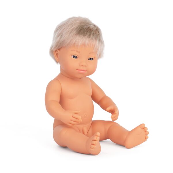 Muñeco caucásico rubio con Síndrome de Down 38 cm
