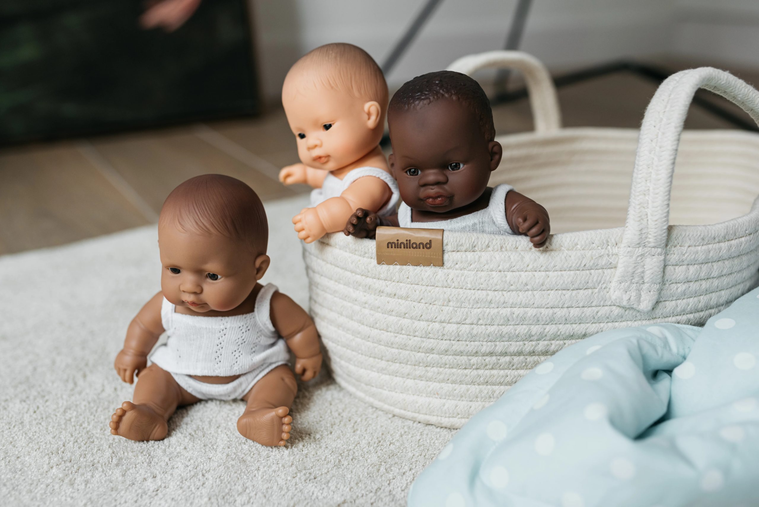 Cómo los muñecos de Miniland te ayudan a crecer
