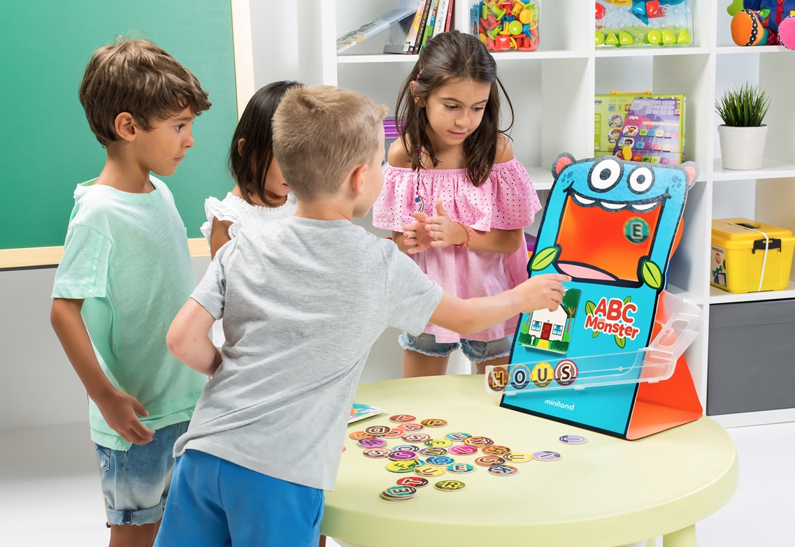 Jugar y aprender el abecedario con ABC Monster