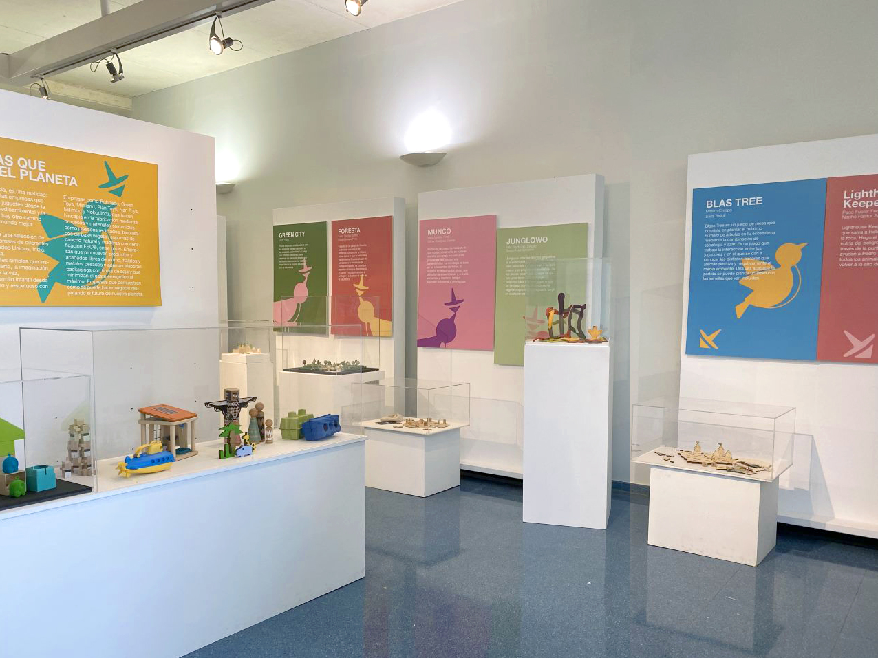 Miniland participa en la exposición ECOplay en la Sala de Exposiciones de la ETSID.