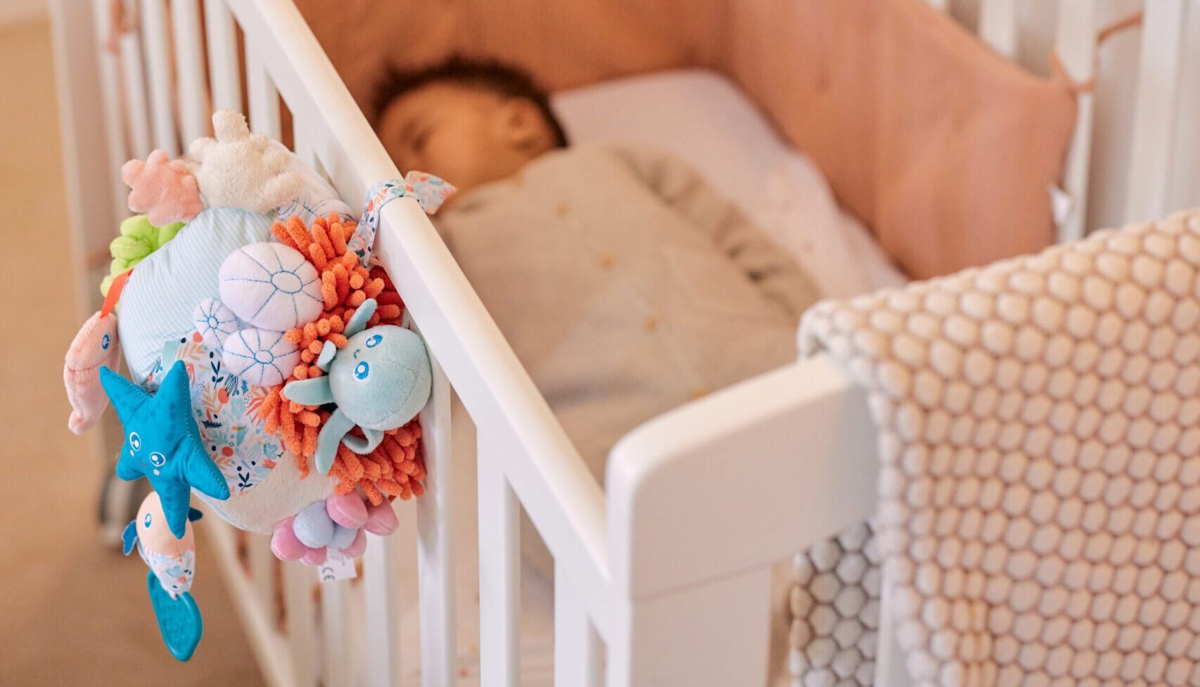 Cómo lograr que los bebés duerman bien durante el verano