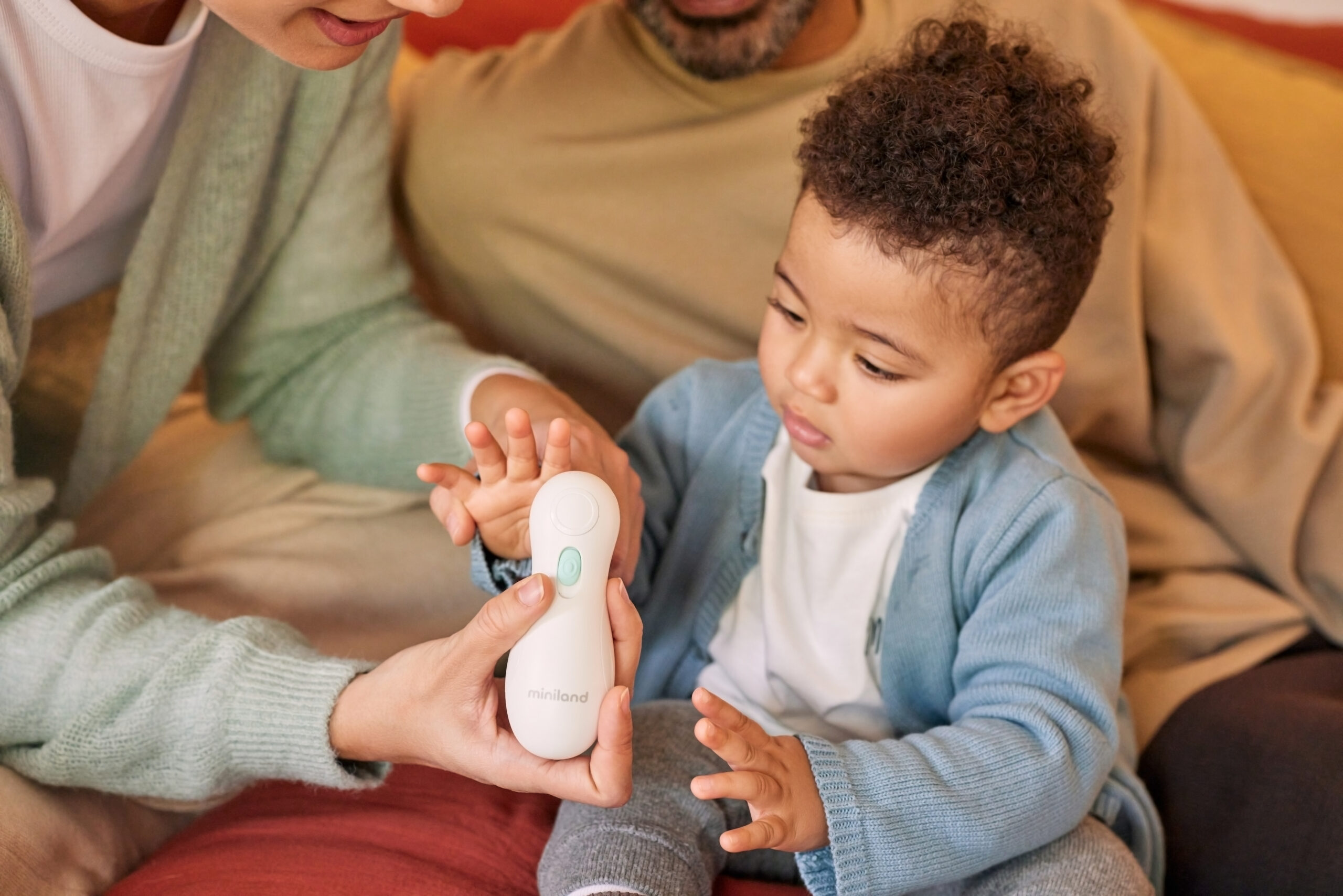 Cómo Cortar las Uñas de un Bebé Recién Nacido